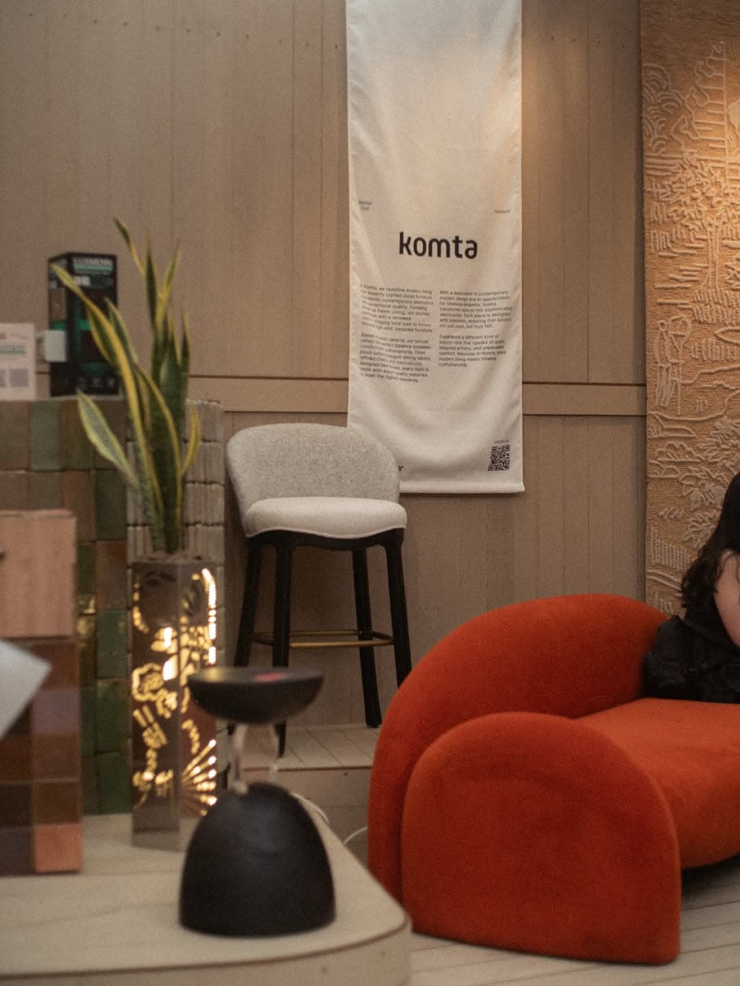 Komta product installation and brand display